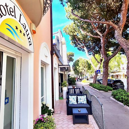 Hotel Laura تْشيزيناتيكو المظهر الخارجي الصورة