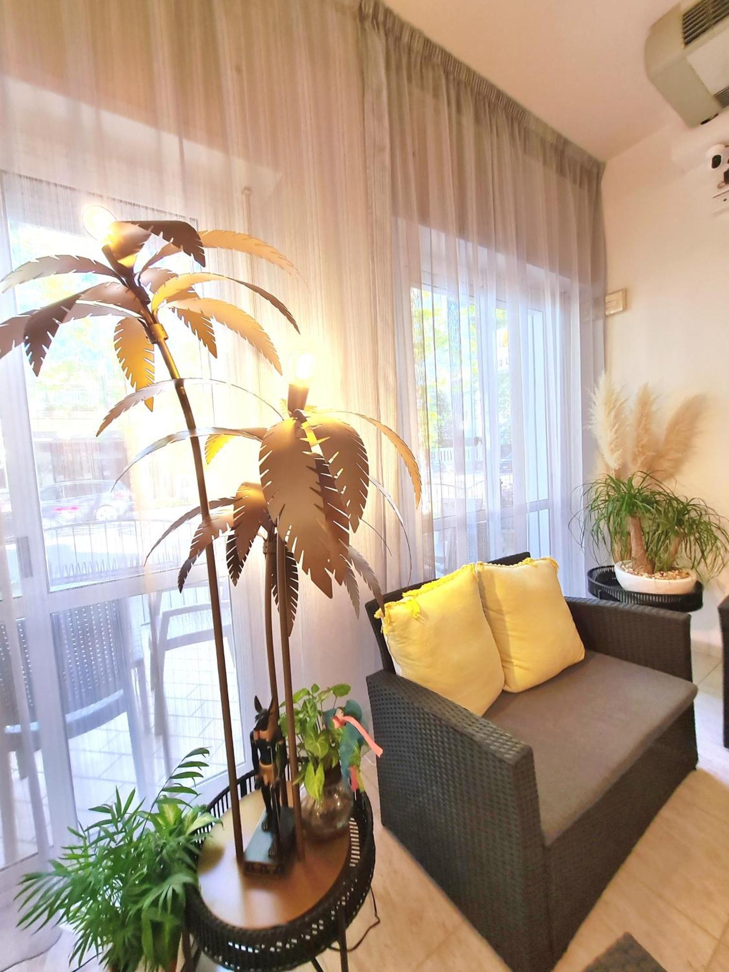 Hotel Laura تْشيزيناتيكو المظهر الخارجي الصورة