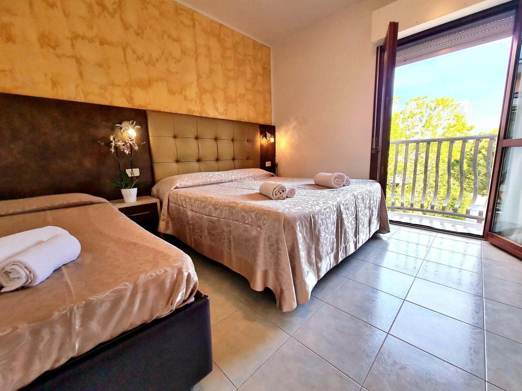 Hotel Laura تْشيزيناتيكو الغرفة الصورة