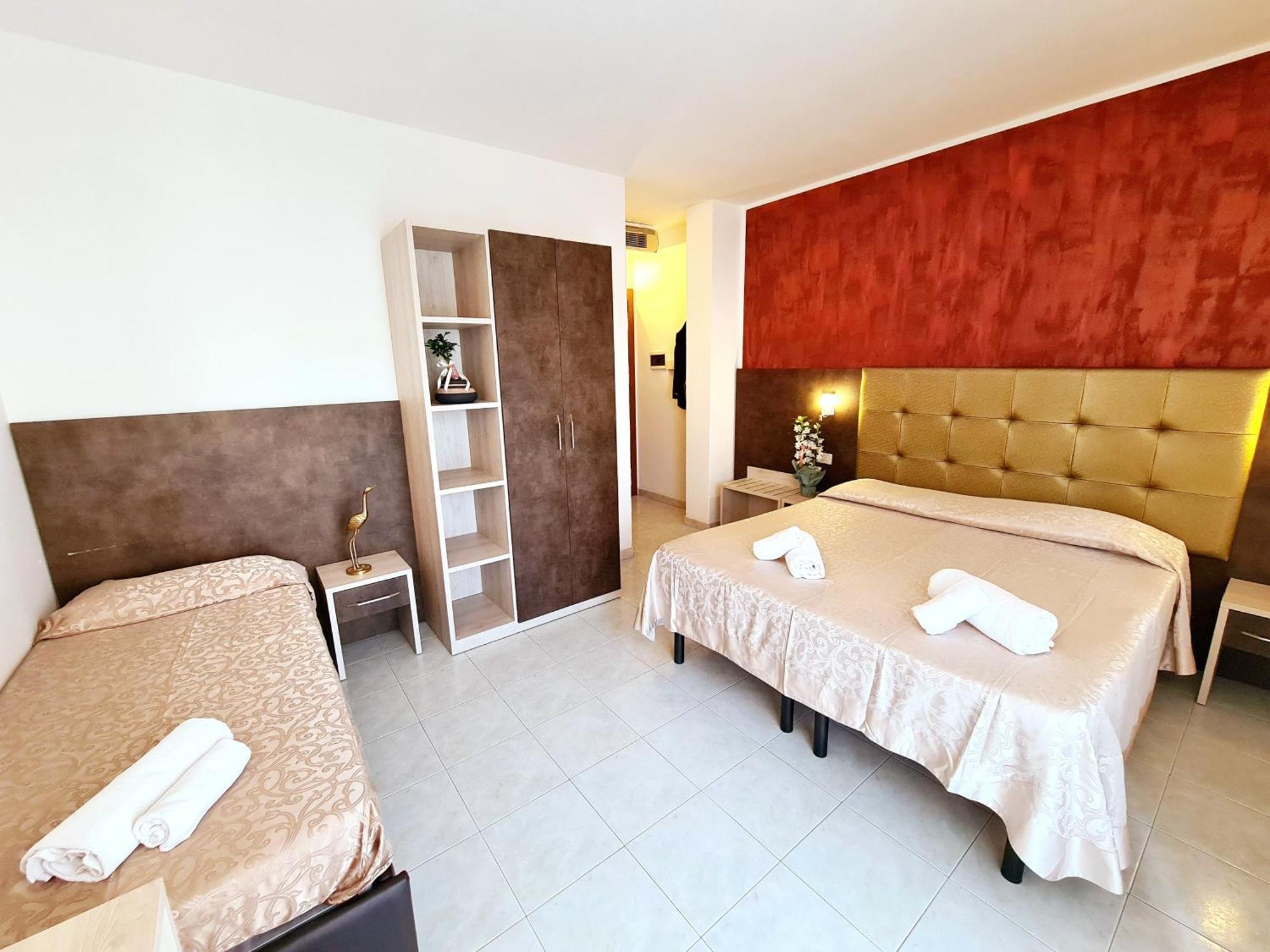 Hotel Laura تْشيزيناتيكو الغرفة الصورة